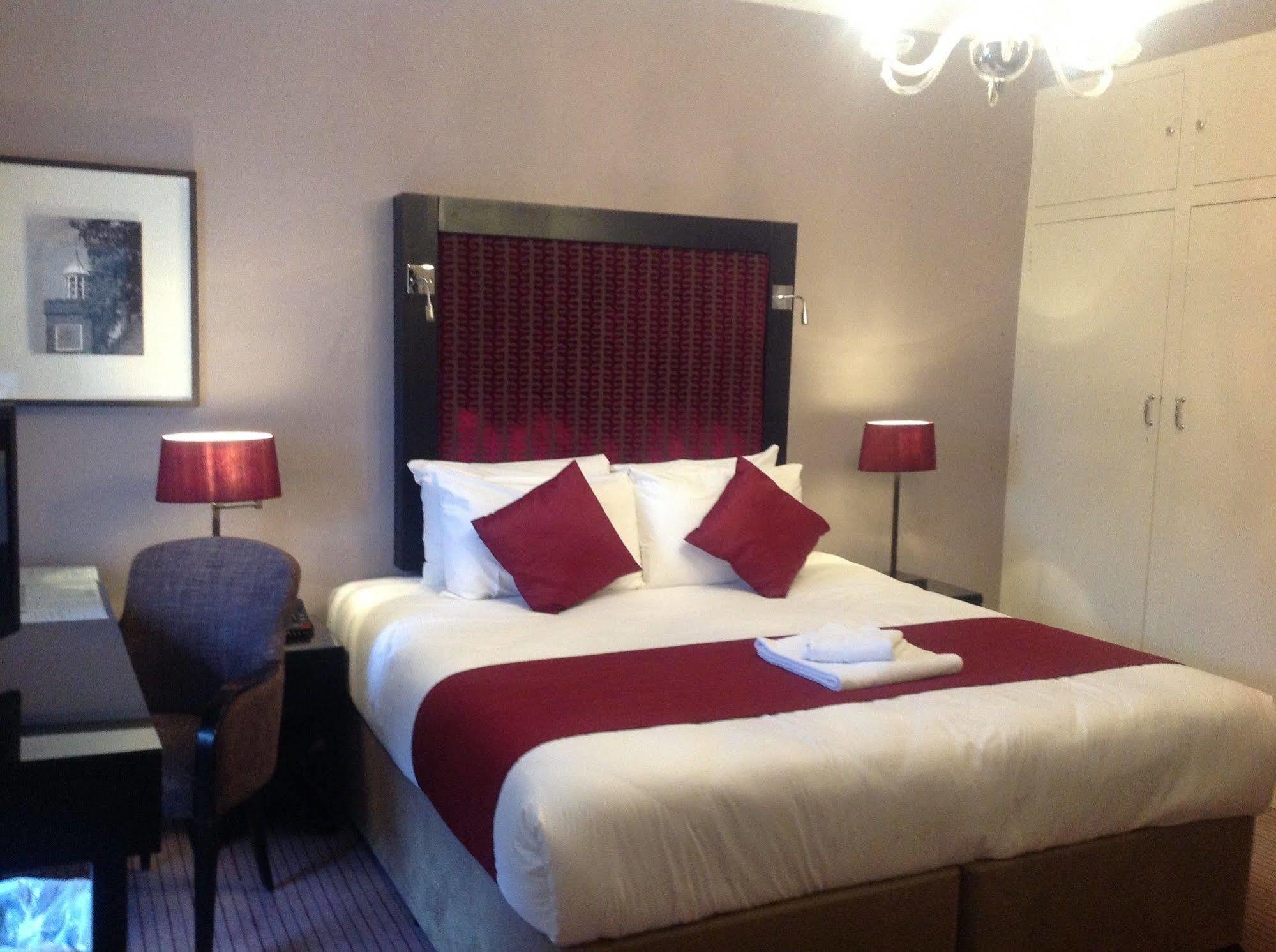 Highfield Park Hotell Hook  Eksteriør bilde